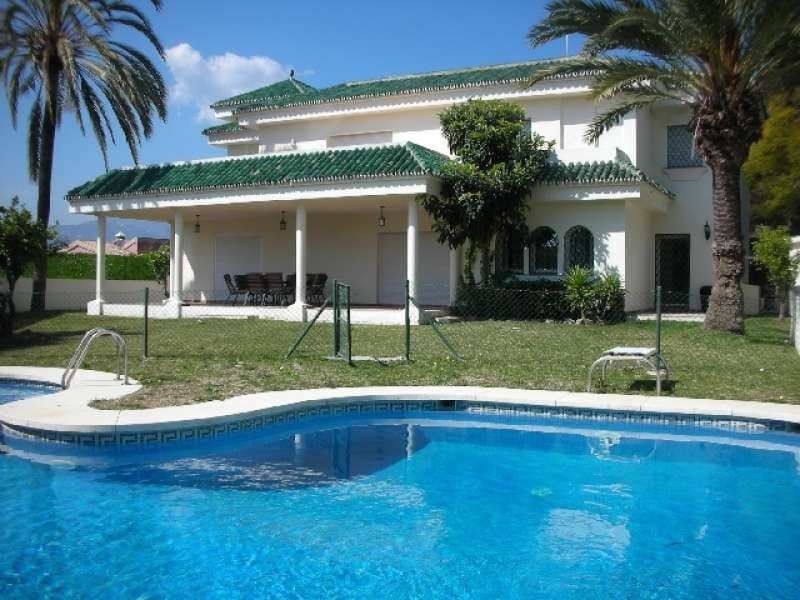 5 quarto Moradia para venda em Marbella com piscina garagem - 1 495 000 € (Ref: 10001612)