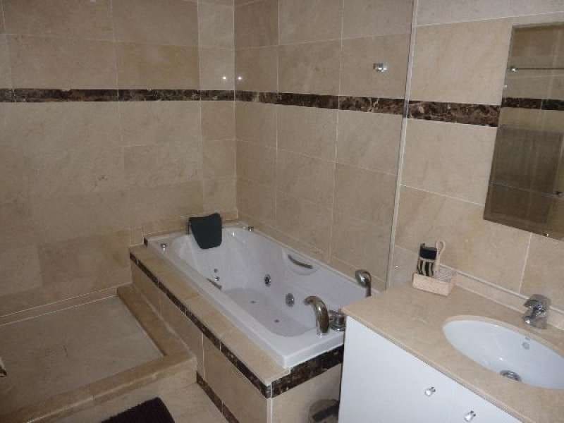 5 quarto Moradia para venda em Marbella com piscina garagem - 1 495 000 € (Ref: 10001612)