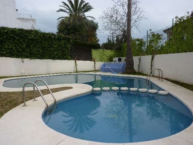 5 quarto Moradia para venda em Marbella com piscina garagem - 1 495 000 € (Ref: 10001612)