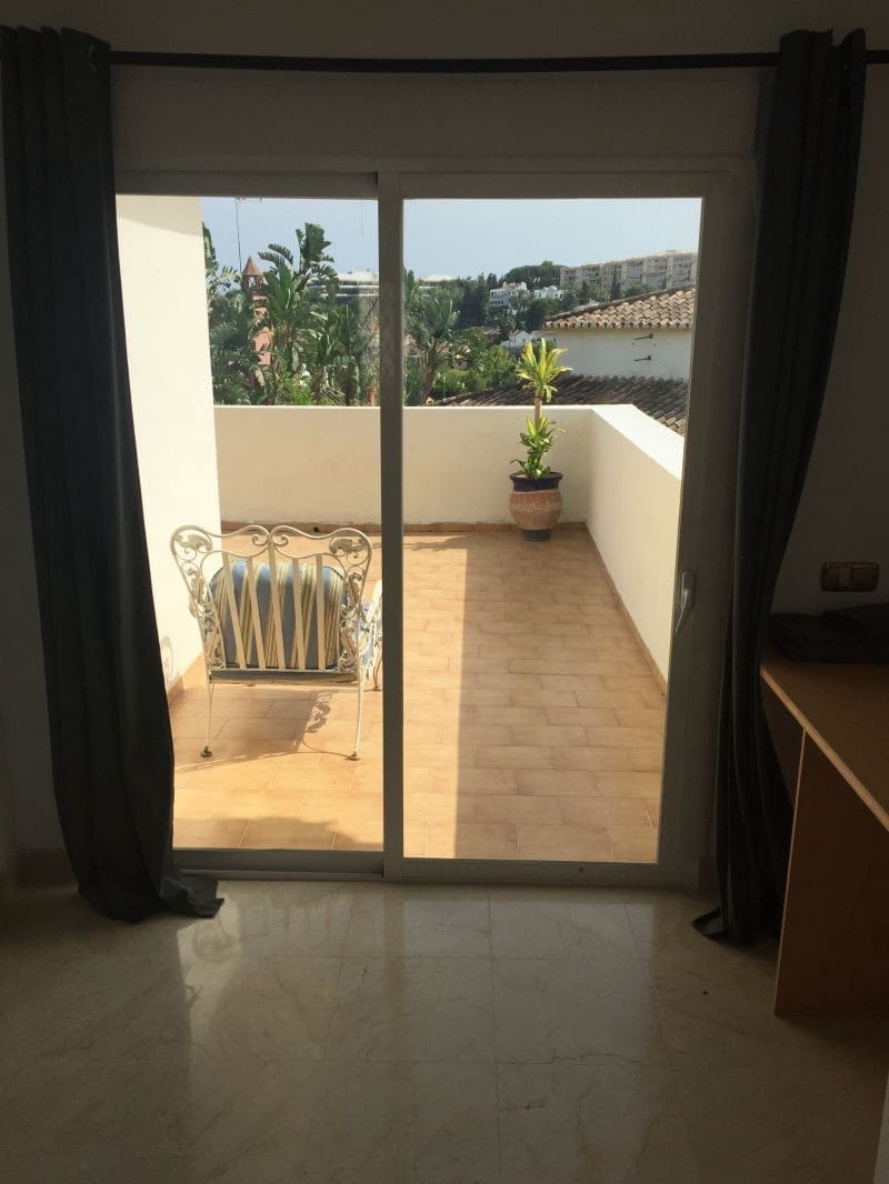 5 quarto Moradia para venda em Marbella com piscina garagem - 1 495 000 € (Ref: 10001612)