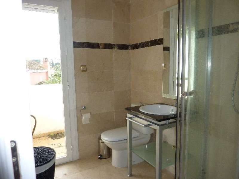 5 quarto Moradia para venda em Marbella com piscina garagem - 1 495 000 € (Ref: 10001612)