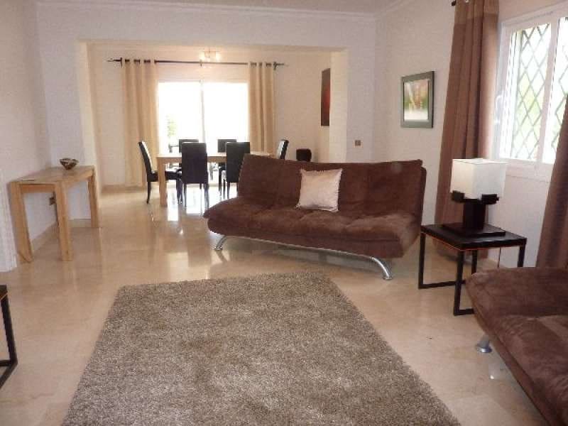 5 quarto Moradia para venda em Marbella com piscina garagem - 1 495 000 € (Ref: 10001612)