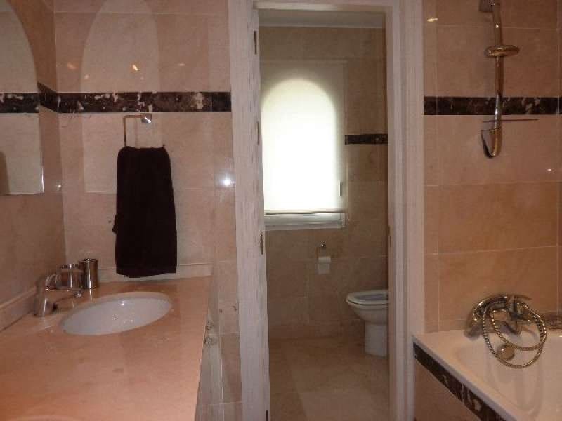 5 quarto Moradia para venda em Marbella com piscina garagem - 1 495 000 € (Ref: 10001612)