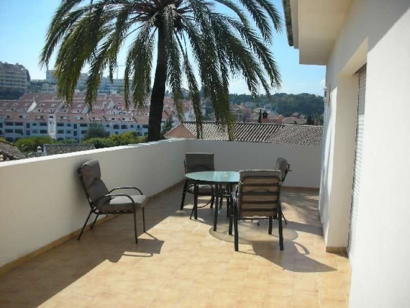 5 quarto Moradia para venda em Marbella com piscina garagem - 1 495 000 € (Ref: 10001612)