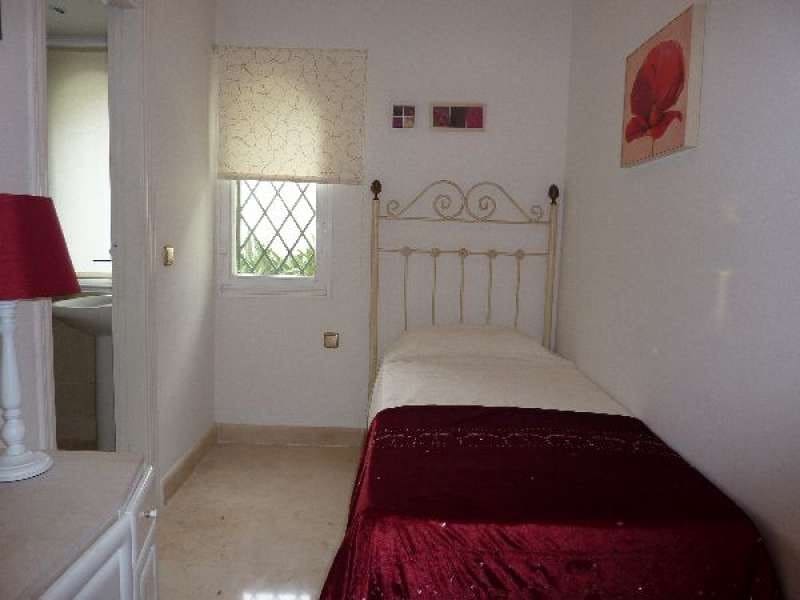 5 quarto Moradia para venda em Marbella com piscina garagem - 1 495 000 € (Ref: 10001612)