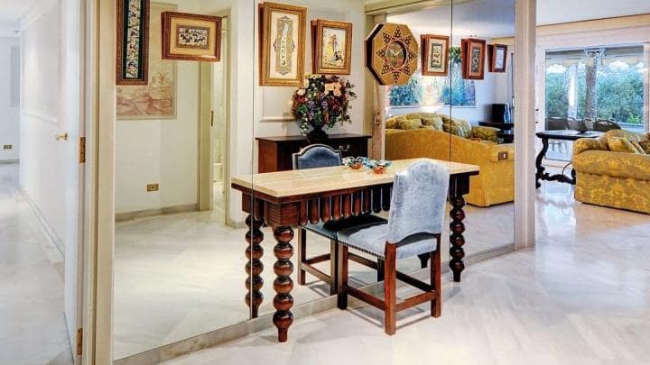 5 sypialnia Apartament na sprzedaż w Marbella z basenem garażem - 2 495 000 € (Ref: 10001613)