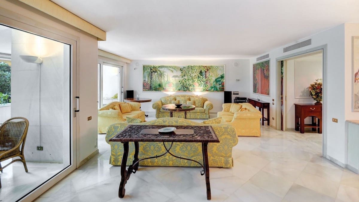 5 sypialnia Apartament na sprzedaż w Marbella z basenem garażem - 2 495 000 € (Ref: 10001613)