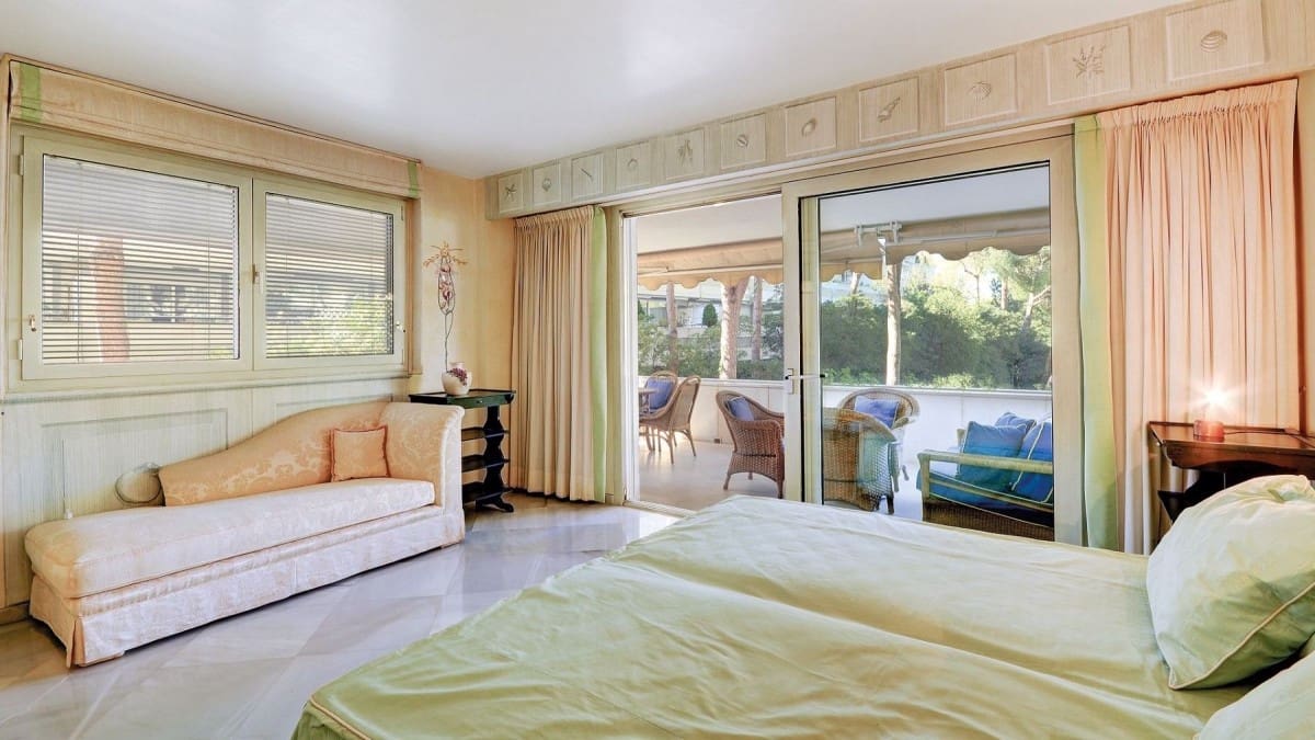 5 sypialnia Apartament na sprzedaż w Marbella z basenem garażem - 2 495 000 € (Ref: 10001613)