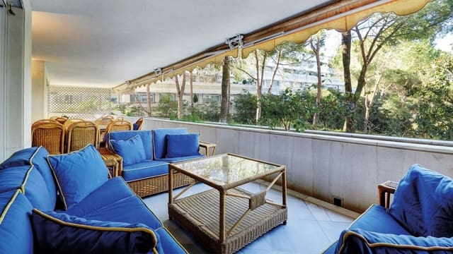 5 sypialnia Apartament na sprzedaż w Marbella z basenem garażem - 2 495 000 € (Ref: 10001613)