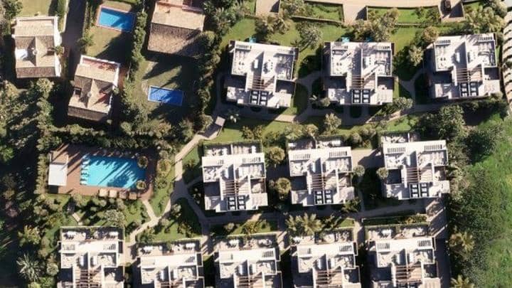 4 sypialnia Willa na sprzedaż w Marbella z basenem garażem - 1 585 000 € (Ref: 10001616)