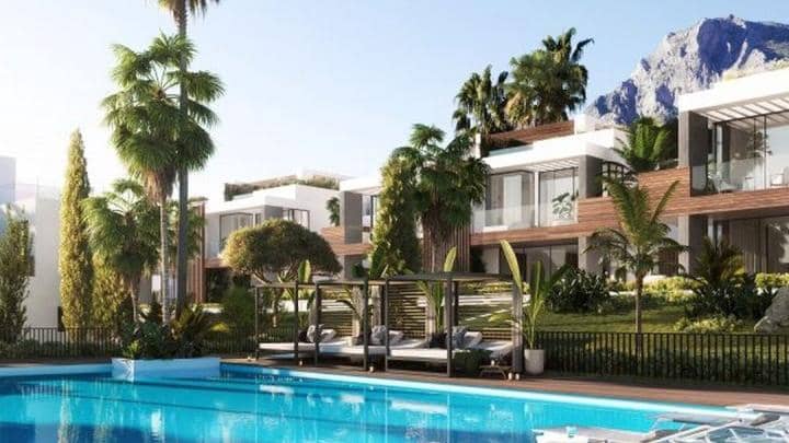 4 sypialnia Willa na sprzedaż w Marbella z basenem garażem - 1 585 000 € (Ref: 10001616)