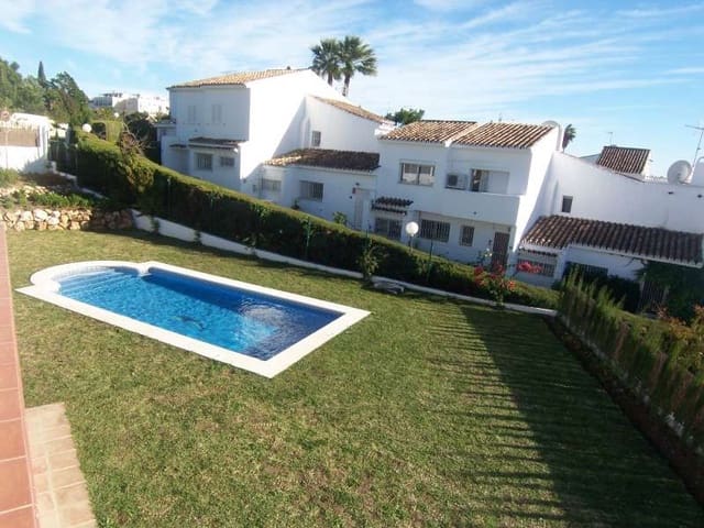 4 bedroom Villa for sale in Marbella with pool - € 1,200,000 (Ref: 10001617)