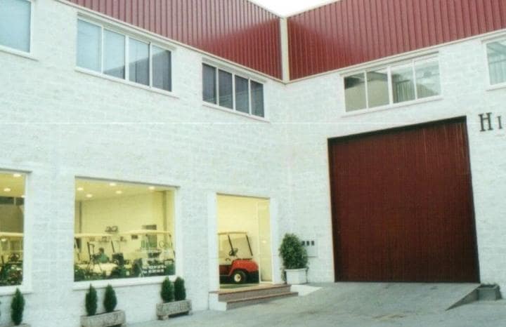 Komercyjne na sprzedaż w Nueva Andalucia z basenem - 975 000 € (Ref: 10001618)