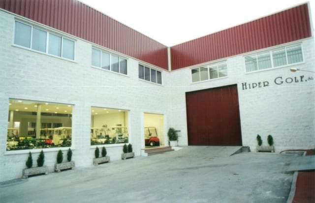 Commercieel te koop in Nueva Andalucia, Marbella met zwembad - € 975.000 (Ref: 10001618)