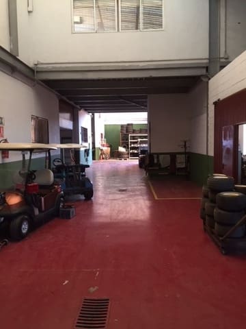Commercieel te koop in Nueva Andalucia, Marbella met zwembad - € 975.000 (Ref: 10001618)