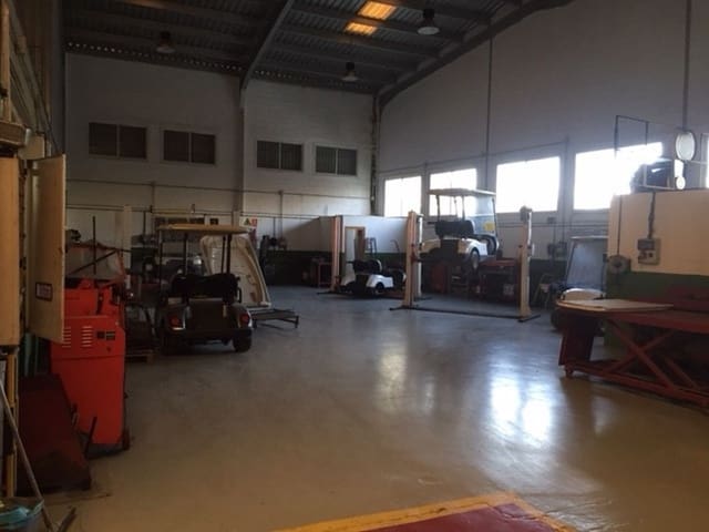 Commercieel te koop in Nueva Andalucia, Marbella met zwembad - € 975.000 (Ref: 10001618)