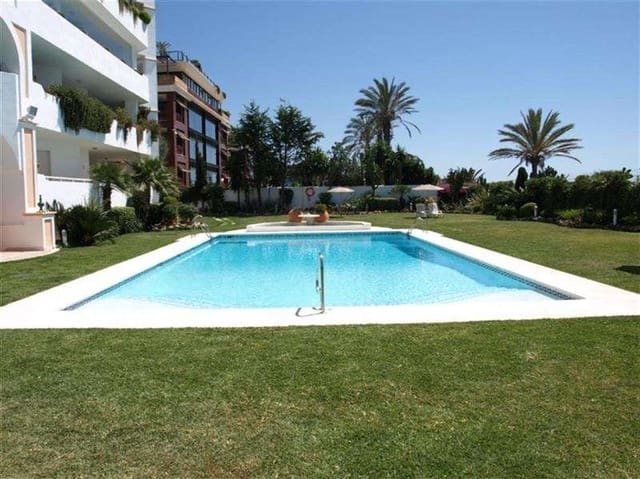 2 chambre Appartement à vendre à Puerto Banus, Marbella avec piscine garage - 1 200 000 € (Ref: 10001622)