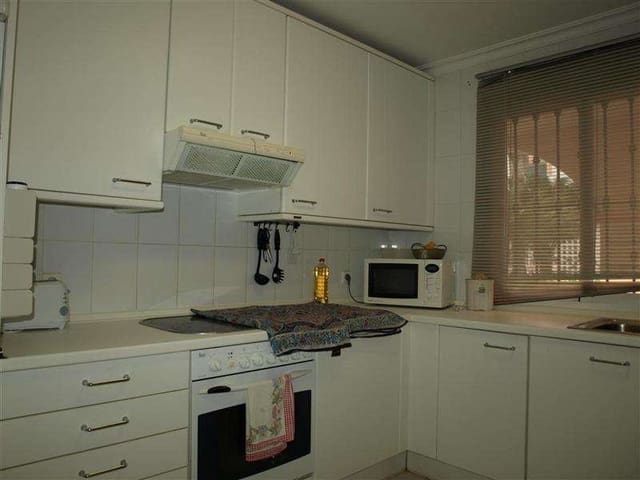 2 chambre Appartement à vendre à Puerto Banus, Marbella avec piscine garage - 1 200 000 € (Ref: 10001622)