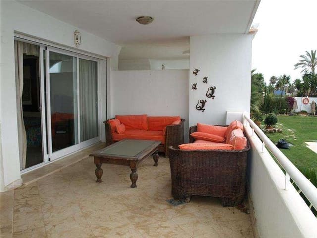 2 chambre Appartement à vendre à Puerto Banus, Marbella avec piscine garage - 1 200 000 € (Ref: 10001622)