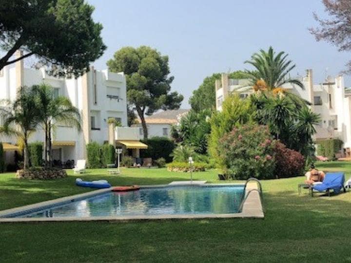 3 soveværelse Byhus til salg i Marbella med swimmingpool - € 339.000 (Ref: 10001623)