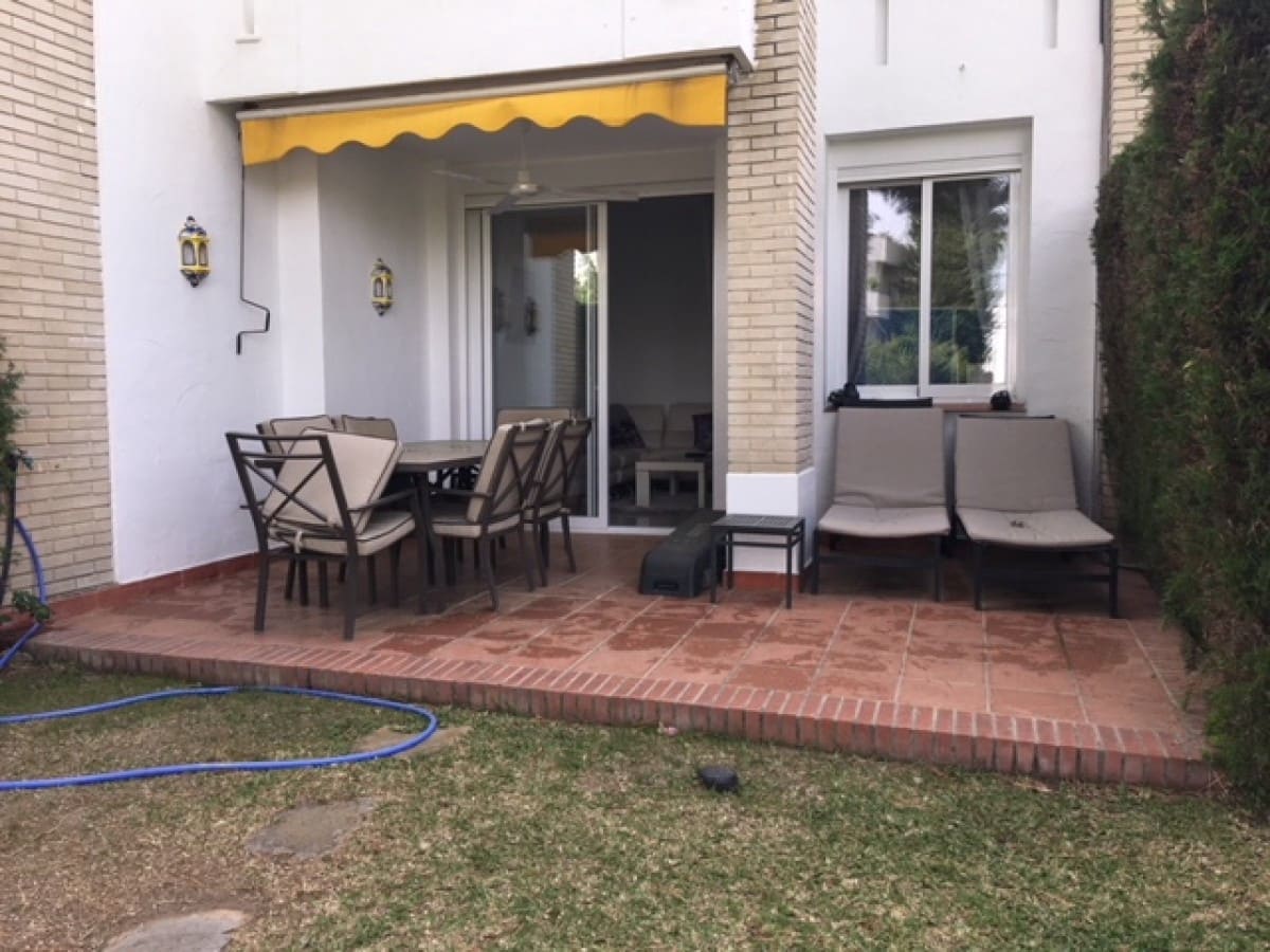 3 soveværelse Byhus til salg i Marbella med swimmingpool - € 339.000 (Ref: 10001623)