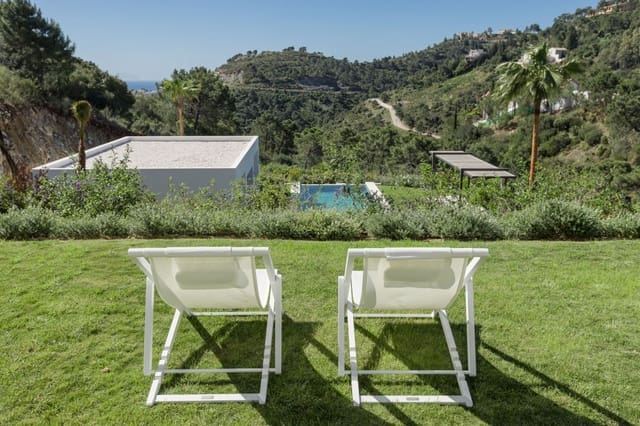 5 bedroom Villa for sale in Benahavís with pool garage - € 2,795,000 (Ref: 10001624)