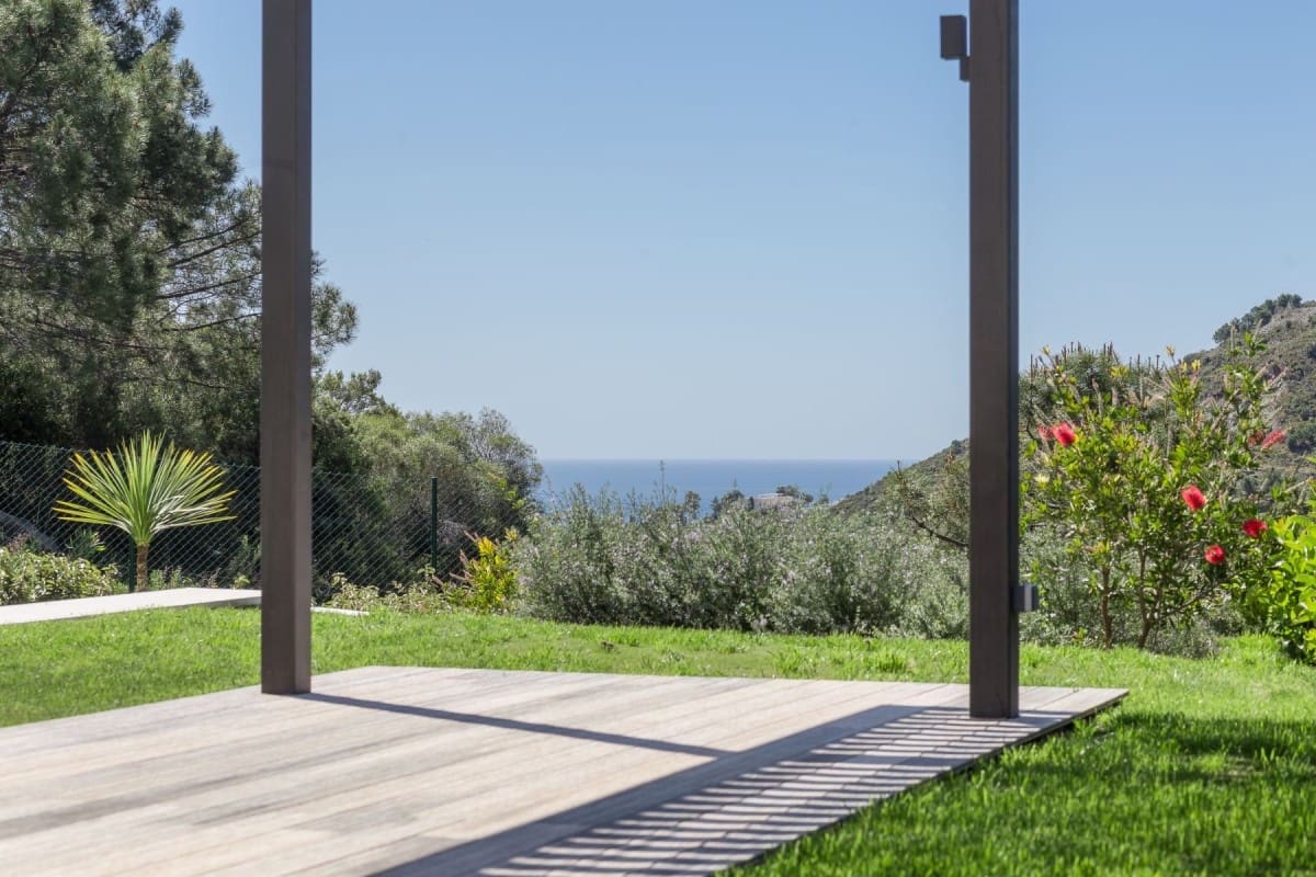 5 bedroom Villa for sale in Benahavis with pool garage - € 2,795,000 (Ref: 10001624)