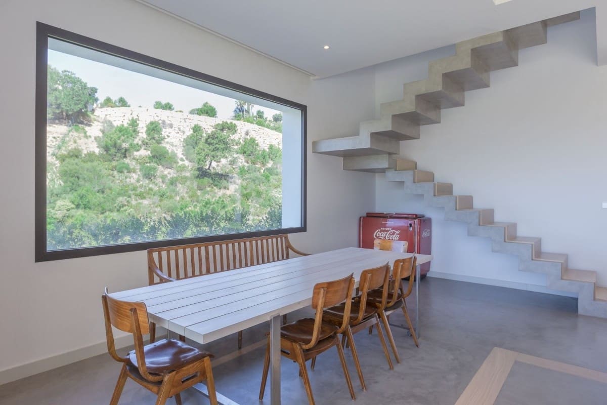 5 bedroom Villa for sale in Benahavis with pool garage - € 2,795,000 (Ref: 10001624)