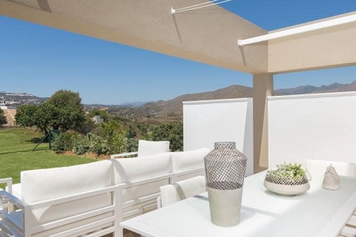 3 soverom Hus til salgs i Mijas med svømmebasseng garasje - € 365 000 (Ref: 10001626)