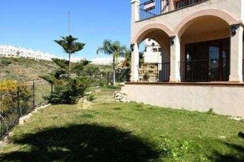 3 quarto Moradia para venda em Marbella com piscina garagem - 750 000 € (Ref: 10001628)