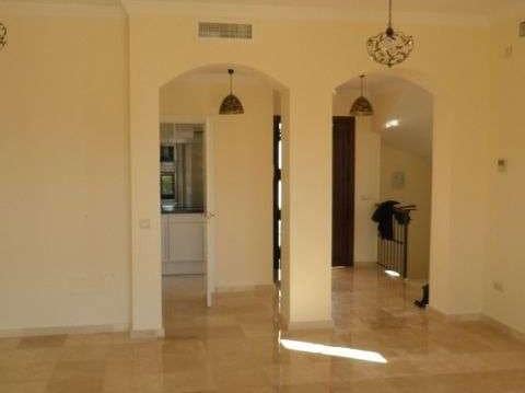 3 quarto Moradia para venda em Marbella com piscina garagem - 750 000 € (Ref: 10001628)