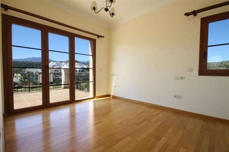 3 quarto Moradia para venda em Marbella com piscina garagem - 750 000 € (Ref: 10001628)