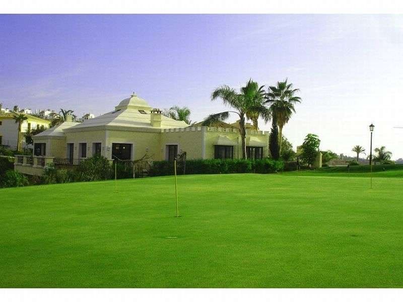 3 quarto Moradia para venda em Marbella com piscina garagem - 750 000 € (Ref: 10001628)