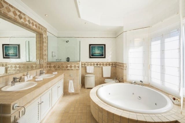 6 chambre Villa/Maison à vendre à Marbella avec piscine - 2 950 000 € (Ref: 10001640)