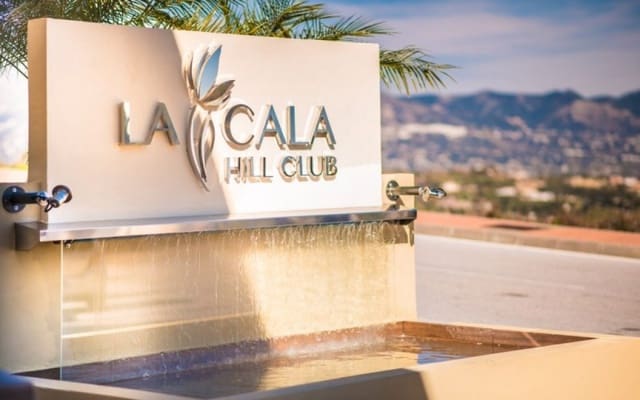 2 soveværelse Penthouse til salg i La Cala de Mijas, Mijas med swimmingpool garage - € 305.000 (Ref: 10001641)