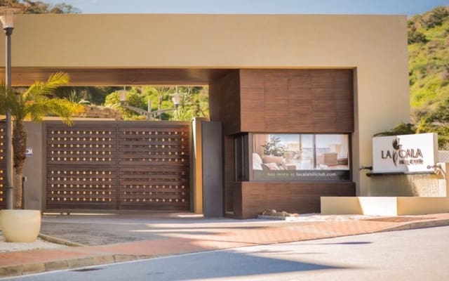 2 soveværelse Penthouse til salg i La Cala de Mijas, Mijas med swimmingpool garage - € 305.000 (Ref: 10001641)