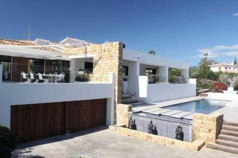 4 soverom Villa til salgs i Marbella med svømmebasseng garasje - € 1 995 000 (Ref: 10001642)