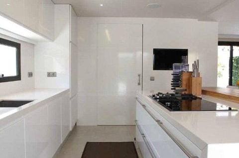 4 soverom Villa til salgs i Marbella med svømmebasseng garasje - € 1 995 000 (Ref: 10001642)