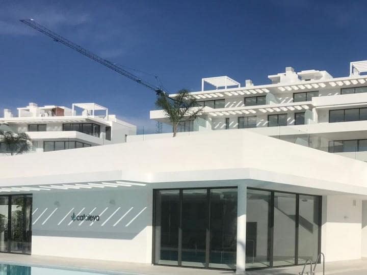 3 sypialnia Apartament na sprzedaż w Estepona z basenem garażem - 585 000 € (Ref: 10001643)