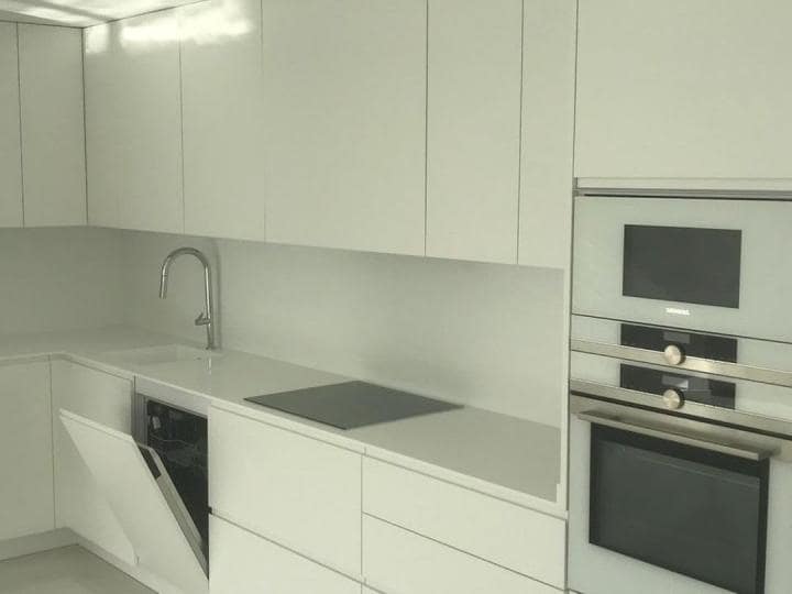 3 sypialnia Apartament na sprzedaż w Estepona z basenem garażem - 585 000 € (Ref: 10001643)