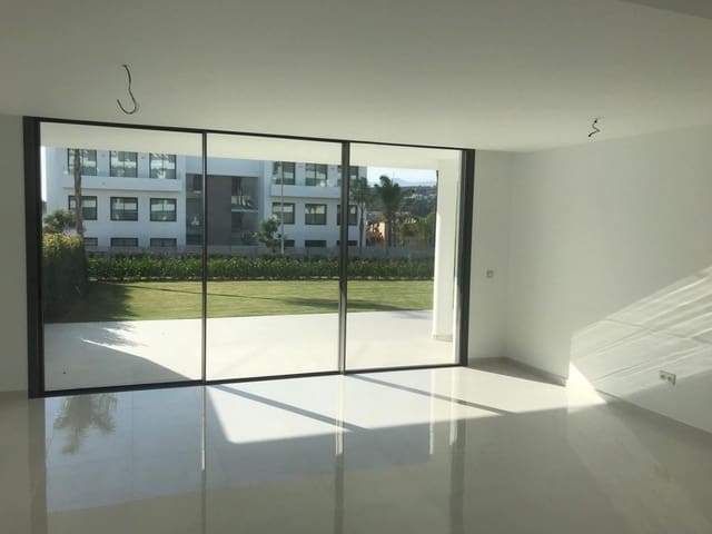 3 sypialnia Apartament na sprzedaż w Estepona z basenem garażem - 585 000 € (Ref: 10001643)
