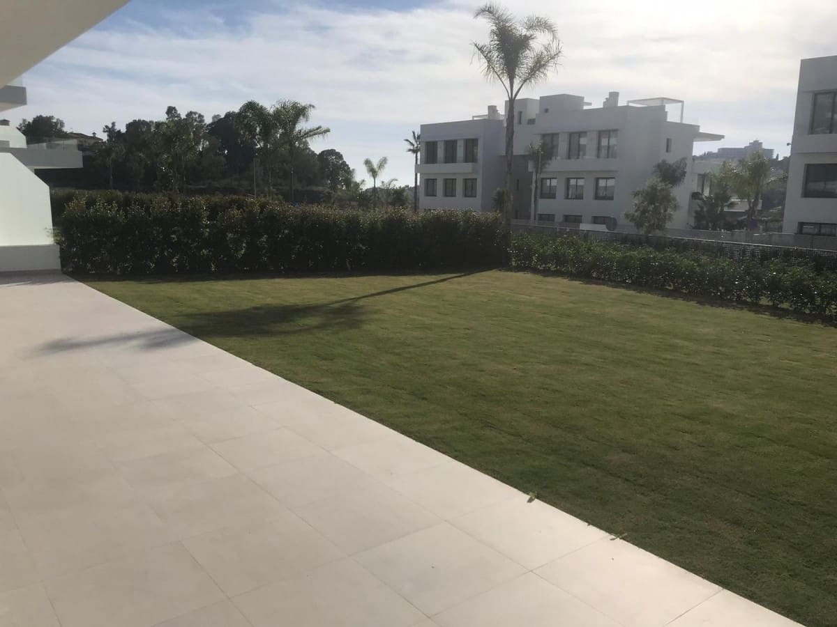 3 sypialnia Apartament na sprzedaż w Estepona z basenem garażem - 585 000 € (Ref: 10001643)