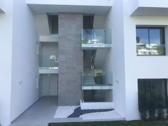 3 sypialnia Apartament na sprzedaż w Estepona z basenem garażem - 585 000 € (Ref: 10001643)