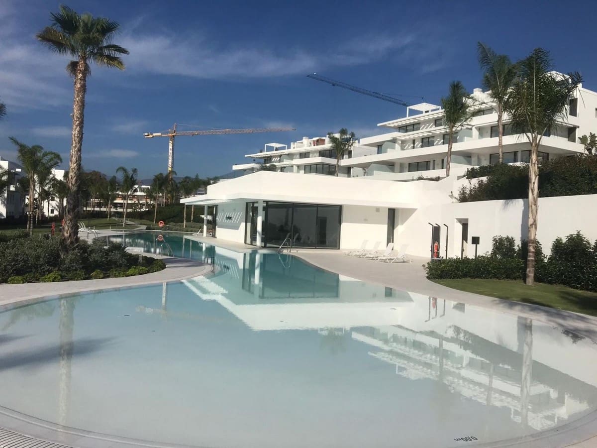 3 sypialnia Apartament na sprzedaż w Estepona z basenem garażem - 585 000 € (Ref: 10001643)