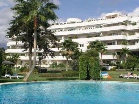 4 soverom Leilighet til salgs i Estepona med svømmebasseng garasje - € 965 000 (Ref: 10001644)