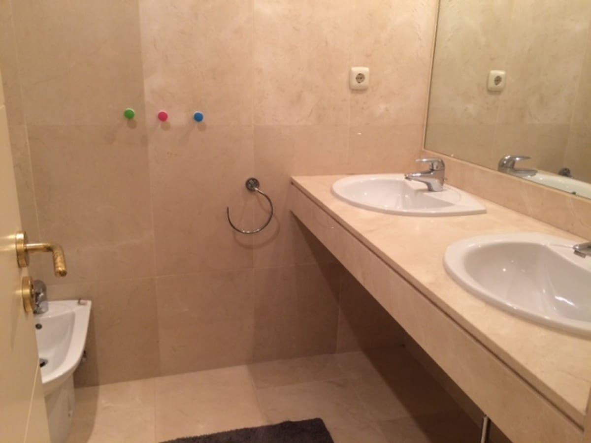 4 soverom Leilighet til salgs i Estepona med svømmebasseng garasje - € 965 000 (Ref: 10001644)