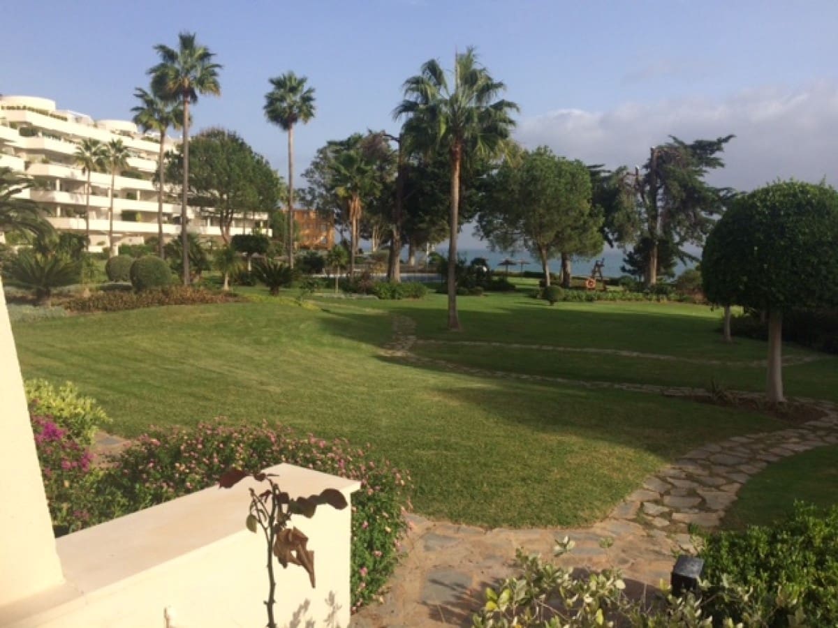 4 soverom Leilighet til salgs i Estepona med svømmebasseng garasje - € 965 000 (Ref: 10001644)