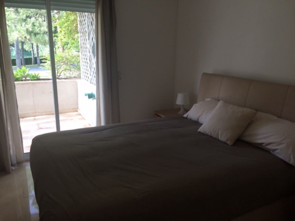 4 soverom Leilighet til salgs i Estepona med svømmebasseng garasje - € 965 000 (Ref: 10001644)