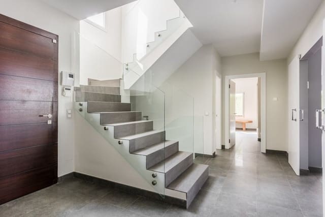 4 camera da letto Villa in vendita in Puerto Banus, Marbella con piscina garage - 1.995.000 € (Rif: 10001649)