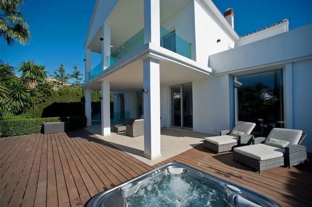 4 camera da letto Villa in vendita in Puerto Banus, Marbella con piscina garage - 1.995.000 € (Rif: 10001649)